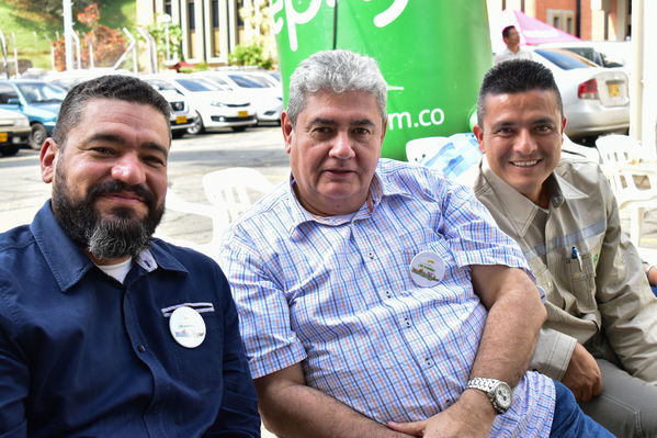 Tu cuentas! Subestación Colombia
Tu cuentas! Subestación Colombia
Fecha: Diciembre 16 2019.
Para descargar esta fotografía en alta resolución, haga clic sobre la imagen hasta que la misma se despliegue en la pantalla completa; luego dé clic derecho y elija la opción "guardar imagen como". 
En caso de publicación por cualquier medio, solicitamos acompañarla del crédito: "Foto EPM"
Palabras clave: Tu cuentas! Subestación Colombia