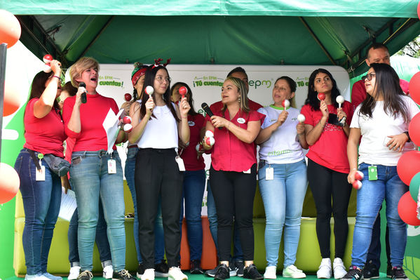 Tu cuentas! Subestación Colombia
Tu cuentas! Subestación Colombia
Fecha: Diciembre 16 2019.
Para descargar esta fotografía en alta resolución, haga clic sobre la imagen hasta que la misma se despliegue en la pantalla completa; luego dé clic derecho y elija la opción "guardar imagen como". 
En caso de publicación por cualquier medio, solicitamos acompañarla del crédito: "Foto EPM"
Palabras clave: Tu cuentas! Subestación Colombia