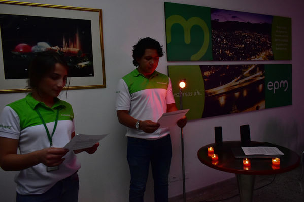 Tu cuentas! Subestación Colombia
Tu cuentas! Subestación Colombia
Fecha: Diciembre 16 2019.
Para descargar esta fotografía en alta resolución, haga clic sobre la imagen hasta que la misma se despliegue en la pantalla completa; luego dé clic derecho y elija la opción "guardar imagen como". 
En caso de publicación por cualquier medio, solicitamos acompañarla del crédito: "Foto EPM"
Palabras clave: Tu cuentas! Subestación Colombia