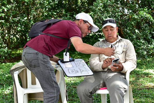 Tu cuentas! Subestación Colombia
Tu cuentas! Subestación Colombia
Fecha: Diciembre 16 2019.
Para descargar esta fotografía en alta resolución, haga clic sobre la imagen hasta que la misma se despliegue en la pantalla completa; luego dé clic derecho y elija la opción "guardar imagen como". 
En caso de publicación por cualquier medio, solicitamos acompañarla del crédito: "Foto EPM"
Palabras clave: Tu cuentas! Subestación Colombia