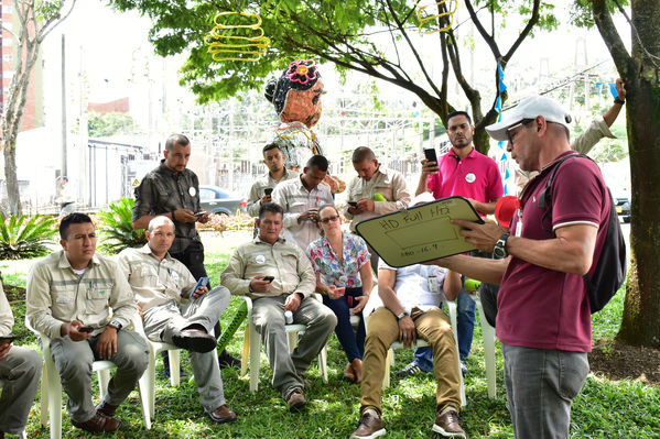 Tu cuentas! Subestación Colombia
Tu cuentas! Subestación Colombia
Fecha: Diciembre 16 2019.
Para descargar esta fotografía en alta resolución, haga clic sobre la imagen hasta que la misma se despliegue en la pantalla completa; luego dé clic derecho y elija la opción "guardar imagen como". 
En caso de publicación por cualquier medio, solicitamos acompañarla del crédito: "Foto EPM"
Palabras clave: Tu cuentas! Subestación Colombia