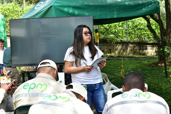 Tu cuentas! Subestación Colombia
Tu cuentas! Subestación Colombia
Fecha: Diciembre 16 2019.
Para descargar esta fotografía en alta resolución, haga clic sobre la imagen hasta que la misma se despliegue en la pantalla completa; luego dé clic derecho y elija la opción "guardar imagen como". 
En caso de publicación por cualquier medio, solicitamos acompañarla del crédito: "Foto EPM"
Palabras clave: Tu cuentas! Subestación Colombia