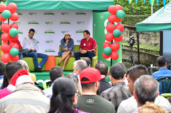 Tu cuentas! Subestación Colombia
Tu cuentas! Subestación Colombia
Fecha: Diciembre 16 2019.
Para descargar esta fotografía en alta resolución, haga clic sobre la imagen hasta que la misma se despliegue en la pantalla completa; luego dé clic derecho y elija la opción "guardar imagen como". 
En caso de publicación por cualquier medio, solicitamos acompañarla del crédito: "Foto EPM"
Palabras clave: Tu cuentas! Subestación Colombia