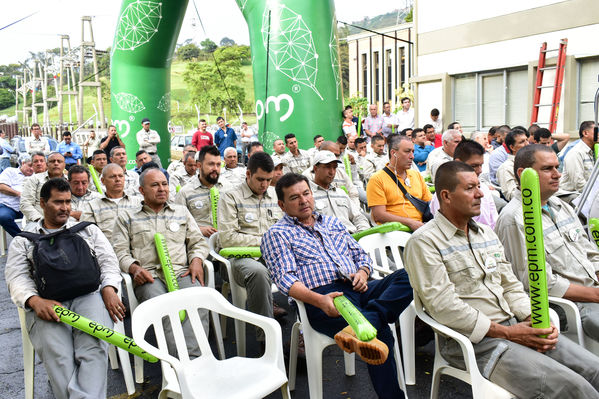 Tu cuentas! Subestación Colombia
Tu cuentas! Subestación Colombia
Fecha: Diciembre 16 2019.
Para descargar esta fotografía en alta resolución, haga clic sobre la imagen hasta que la misma se despliegue en la pantalla completa; luego dé clic derecho y elija la opción "guardar imagen como". 
En caso de publicación por cualquier medio, solicitamos acompañarla del crédito: "Foto EPM"
Palabras clave: Tu cuentas! Subestación Colombia