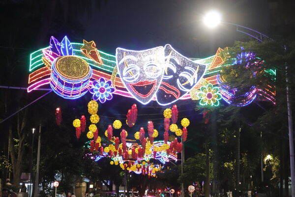 Alumbrados 2020 Centro Medellín
Alumbrados centro de la Ciudad 2020.
Fecha: Diciembre 16 2020.
Para descargar esta fotografía en alta resolución, haga clic sobre la imagen hasta que la misma se despliegue en la pantalla completa; luego dé clic derecho y elija la opción "guardar imagen como". 
En caso de publicación por cualquier medio, solicitamos acompañarla del crédito: "Foto EPM"
Palabras clave: Alumbrados 2020 Centro Medellín