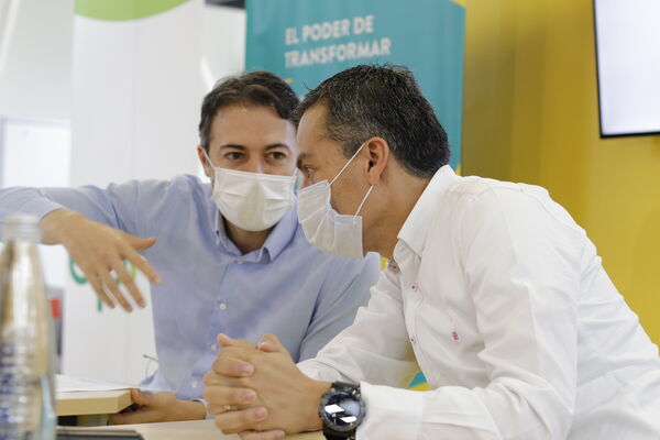 Laboratorio Innovación Service Lab by EPM
Laboratorio Innovación Service Lab by EPM.
Fecha: Diciembre 16 2020. 
Para descargar esta fotografía en alta resolución, haga clic sobre la imagen hasta que la misma se despliegue en la pantalla completa; luego dé clic derecho y elija la opción "guardar imagen como". 
En caso de publicación por cualquier medio, solicitamos acompañarla del crédito: "Foto EPM"
Palabras clave: Laboratorio Innovación Service Lab by EPM