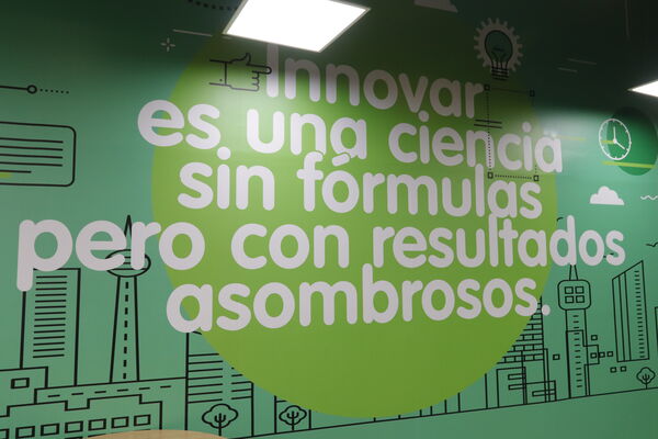 Laboratorio Innovación Service Lab by EPM
Laboratorio Innovación Service Lab by EPM.
Fecha: Diciembre 16 2020. 
Para descargar esta fotografía en alta resolución, haga clic sobre la imagen hasta que la misma se despliegue en la pantalla completa; luego dé clic derecho y elija la opción "guardar imagen como". 
En caso de publicación por cualquier medio, solicitamos acompañarla del crédito: "Foto EPM"
Palabras clave: Laboratorio Innovación Service Lab by EPM