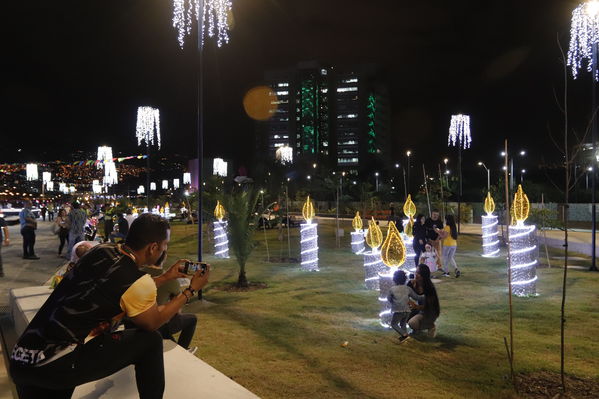 Alumbrado Navideño 2019 Parques del Rio
Alumbrado Navideño 2019 Parques del Rio
Fecha: Diciembre 2 2019.
Para descargar esta fotografía en alta resolución, haga clic sobre la imagen hasta que la misma se despliegue en la pantalla completa; luego dé clic derecho y elija la opción "guardar imagen como". 
En caso de publicación por cualquier medio, solicitamos acompañarla del crédito: "Foto EPM"
Palabras clave: Alumbrado Navideño 2019 Parques del Rio