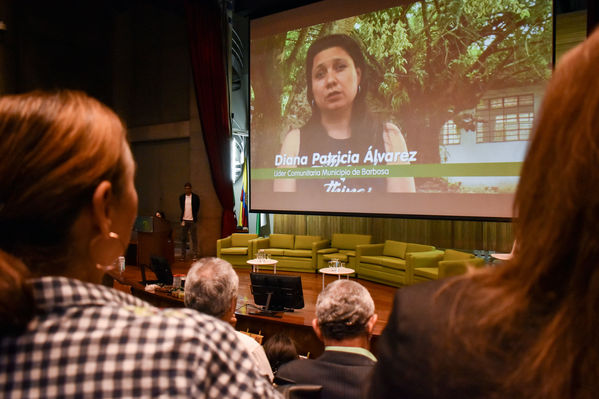Encuentro Red Líderes
Encuentro Red Líderes. 
Fecha: Diciembre 5 2019.
Para descargar esta fotografía en alta resolución, haga clic sobre la imagen hasta que la misma se despliegue en la pantalla completa; luego dé clic derecho y elija la opción "guardar imagen como". 
En caso de publicación por cualquier medio, solicitamos acompañarla del crédito: "Foto EPM"
Palabras clave: Encuentro Red Líderes