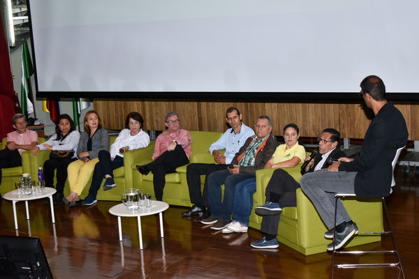Encuentro Red Líderes
Encuentro Red Líderes. 
Fecha: Diciembre 5 2019.
Para descargar esta fotografía en alta resolución, haga clic sobre la imagen hasta que la misma se despliegue en la pantalla completa; luego dé clic derecho y elija la opción "guardar imagen como". 
En caso de publicación por cualquier medio, solicitamos acompañarla del crédito: "Foto EPM"
Palabras clave: Encuentro Red Líderes