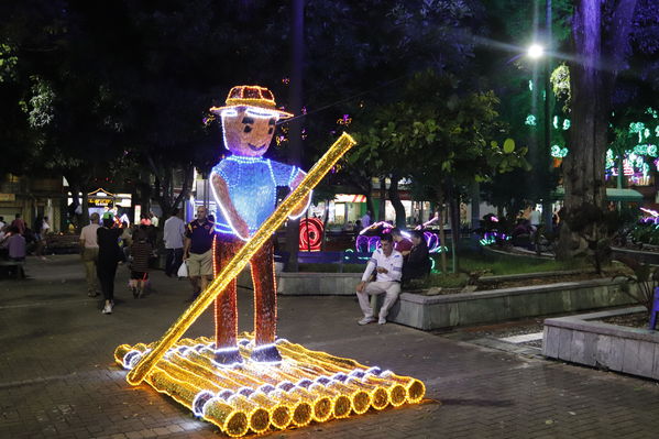 Alumbrado Navideño Belen
Palabras clave: Alumbrado Navideño Belen