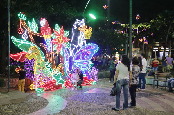 Alumbrado Navideño Belen
Palabras clave: Alumbrado Navideño Belen