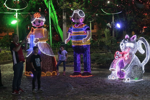 Alumbrado Navideño Laureles
Palabras clave: Alumbrado Navideño Laureles