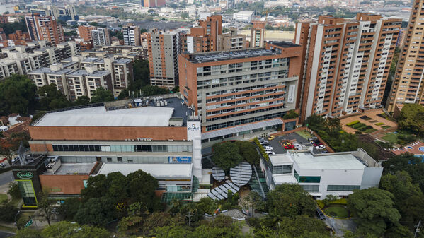 EDS Centro comercial SAO PABLO
EDS Centro comercial SAO PABLO
Fecha: 2022 Marzo 1
Para descargar esta fotografía en alta resolución, haga clic sobre la imagen hasta que la misma se despliegue en la pantalla completa; luego dé clic derecho y elija la opción "guardar imagen como". 
En caso de publicación por cualquier medio, solicitamos acompañarla del crédito: "Foto EPM"

Palabras clave: EDS Centro comercial SAO PABLO