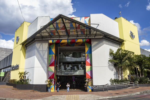EDS centro comercial UNICENTRO
EDS centro comercial UNICENTRO
Fecha: 2022 Marzo 1
Para descargar esta fotografía en alta resolución, haga clic sobre la imagen hasta que la misma se despliegue en la pantalla completa; luego dé clic derecho y elija la opción "guardar imagen como". 
En caso de publicación por cualquier medio, solicitamos acompañarla del crédito: "Foto EPM"

Palabras clave: EDS centro comercial UNICENTRO