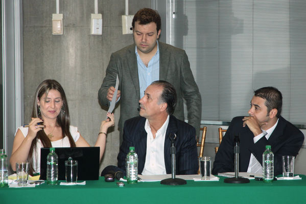 Asamblea Extraordinaria EPM Ituango
Asamblea Extraordinaria EPM Ituango. Fecha: Enero 11 de 2013. 
Para descargar esta fotografía en alta resolución, haga clic sobre la imagen hasta que la misma se despliegue en la pantalla completa; luego dé clic derecho y elija la opción "guardar imagen como". 
En caso de publicación por cualquier medio, solicitamos acompañarla del crédito: "Cortesía EPM".
Palabras clave: Asamblea Extraordinaria EPM Ituango