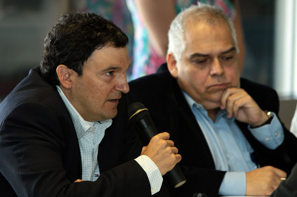 Asamblea Extraordinaria EPM Ituango
Asamblea Extraordinaria EPM Ituango. Fecha: Enero 11 de 2013. 
Para descargar esta fotografía en alta resolución, haga clic sobre la imagen hasta que la misma se despliegue en la pantalla completa; luego dé clic derecho y elija la opción "guardar imagen como". 
En caso de publicación por cualquier medio, solicitamos acompañarla del crédito: "Cortesía EPM".
Palabras clave: Asamblea Extraordinaria EPM Ituango