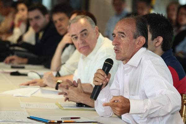 Asamblea Extraordinaria EPM Ituango
Asamblea Extraordinaria EPM Ituango. Fecha: Enero 11 de 2013. 
Para descargar esta fotografía en alta resolución, haga clic sobre la imagen hasta que la misma se despliegue en la pantalla completa; luego dé clic derecho y elija la opción "guardar imagen como". 
En caso de publicación por cualquier medio, solicitamos acompañarla del crédito: "Cortesía EPM".
Palabras clave: Asamblea Extraordinaria EPM Ituango