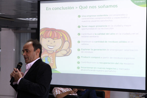 Rueda de Prensa EPM-Emvarias
Rueda de Prensa EPM-Emvarias
Fecha: Enero 8 de 2014
Para descargar esta fotografía en alta resolución, haga clic sobre la imagen hasta que la misma se despliegue en la pantalla completa; luego dé clic derecho y elija la opción "guardar imagen como". 
En caso de publicación por cualquier medio, solicitamos acompañarla del crédito: "Foto EPM"

Palabras clave: Rueda Prensa EPM Emvarias