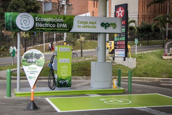 Ecoestación Estación TEXACO AUTOGAS Avenida  Vegas Envigado
Ecoestación Estación TEXACO AUTOGAS Avenida las Vegas- Envigado
Fecha: Enero 29 de 2018
Para descargar esta fotografía en alta resolución, haga clic sobre la imagen hasta que la misma se despliegue en la pantalla completa; luego dé clic derecho y elija la opción "guardar imagen como". 
En caso de publicación por cualquier medio, solicitamos acompañarla del crédito: "Foto EPM"

Palabras clave: Ecoestación Estación TEXACO AUTOGAS Avenida  Vegas Envigado
