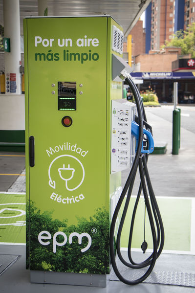 Ecoestación Estación TEXACO AUTOGAS Avenida  Vegas Envigado
Ecoestación Estación TEXACO AUTOGAS Avenida las Vegas- Envigado
Fecha: Enero 29 de 2018
Para descargar esta fotografía en alta resolución, haga clic sobre la imagen hasta que la misma se despliegue en la pantalla completa; luego dé clic derecho y elija la opción "guardar imagen como". 
En caso de publicación por cualquier medio, solicitamos acompañarla del crédito: "Foto EPM"

Palabras clave: Ecoestación Estación TEXACO AUTOGAS Avenida  Vegas Envigado