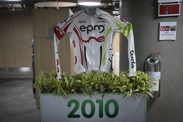 Presentación Equipo Ciclismo EPM 2018
Presentación del Equipo de Ciclismo EPM 2018
Fecha: Enero 31 de 2018
Para descargar esta fotografía en alta resolución, haga clic sobre la imagen hasta que la misma se despliegue en la pantalla completa; luego dé clic derecho y elija la opción "guardar imagen como". 
En caso de publicación por cualquier medio, solicitamos acompañarla del crédito: "Foto EPM"
Palabras clave: Presentación Equipo Ciclismo EPM 2018