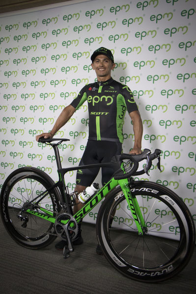 Presentación Equipo Ciclismo EPM 2018
Presentación del Equipo de Ciclismo EPM 2018
Fecha: Enero 31 de 2018
Para descargar esta fotografía en alta resolución, haga clic sobre la imagen hasta que la misma se despliegue en la pantalla completa; luego dé clic derecho y elija la opción "guardar imagen como". 
En caso de publicación por cualquier medio, solicitamos acompañarla del crédito: "Foto EPM"
Palabras clave: Presentación Equipo Ciclismo EPM 2018
