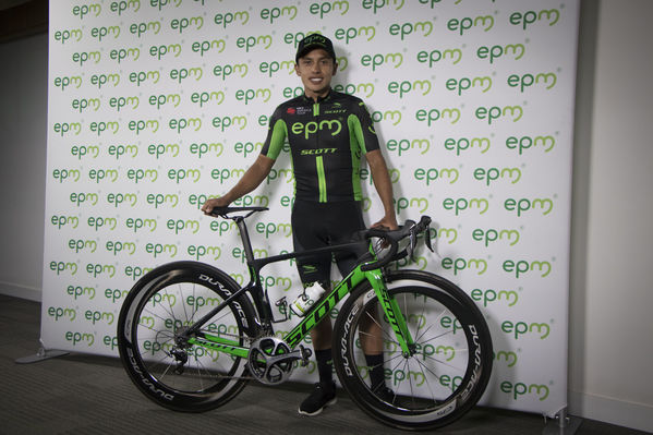 Presentación Equipo Ciclismo EPM 2018
Presentación del Equipo de Ciclismo EPM 2018
Fecha: Enero 31 de 2018
Para descargar esta fotografía en alta resolución, haga clic sobre la imagen hasta que la misma se despliegue en la pantalla completa; luego dé clic derecho y elija la opción "guardar imagen como". 
En caso de publicación por cualquier medio, solicitamos acompañarla del crédito: "Foto EPM"
Palabras clave: Presentación Equipo Ciclismo EPM 2018