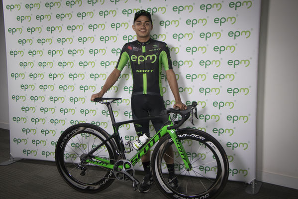 Presentación Equipo Ciclismo EPM 2018
Presentación del Equipo de Ciclismo EPM 2018
Fecha: Enero 31 de 2018
Para descargar esta fotografía en alta resolución, haga clic sobre la imagen hasta que la misma se despliegue en la pantalla completa; luego dé clic derecho y elija la opción "guardar imagen como". 
En caso de publicación por cualquier medio, solicitamos acompañarla del crédito: "Foto EPM"
Palabras clave: Presentación Equipo Ciclismo EPM 2018