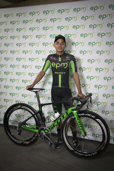 Presentación Equipo Ciclismo EPM 2018
Presentación del Equipo de Ciclismo EPM 2018
Fecha: Enero 31 de 2018
Para descargar esta fotografía en alta resolución, haga clic sobre la imagen hasta que la misma se despliegue en la pantalla completa; luego dé clic derecho y elija la opción "guardar imagen como". 
En caso de publicación por cualquier medio, solicitamos acompañarla del crédito: "Foto EPM"
Palabras clave: Presentación Equipo Ciclismo EPM 2018