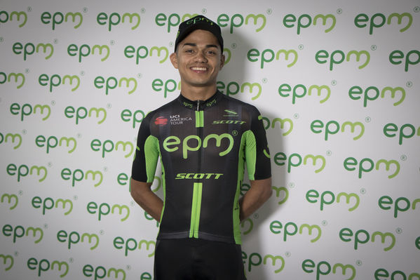 Presentación Equipo Ciclismo EPM 2018
Presentación del Equipo de Ciclismo EPM 2018
Fecha: Enero 31 de 2018
Para descargar esta fotografía en alta resolución, haga clic sobre la imagen hasta que la misma se despliegue en la pantalla completa; luego dé clic derecho y elija la opción "guardar imagen como". 
En caso de publicación por cualquier medio, solicitamos acompañarla del crédito: "Foto EPM"
Palabras clave: Presentación Equipo Ciclismo EPM 2018