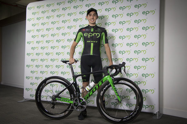 Presentación Equipo Ciclismo EPM 2018
Presentación del Equipo de Ciclismo EPM 2018
Fecha: Enero 31 de 2018
Para descargar esta fotografía en alta resolución, haga clic sobre la imagen hasta que la misma se despliegue en la pantalla completa; luego dé clic derecho y elija la opción "guardar imagen como". 
En caso de publicación por cualquier medio, solicitamos acompañarla del crédito: "Foto EPM"
Palabras clave: Presentación Equipo Ciclismo EPM 2018