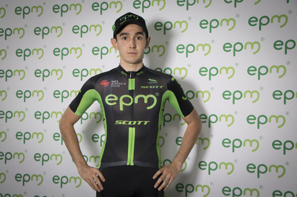Presentación del Equipo de Ciclismo EPM 2018
Presentación del Equipo de Ciclismo EPM 2018
Fecha: Enero 31 de 2018
Para descargar esta fotografía en alta resolución, haga clic sobre la imagen hasta que la misma se despliegue en la pantalla completa; luego dé clic derecho y elija la opción "guardar imagen como". 
En caso de publicación por cualquier medio, solicitamos acompañarla del crédito: "Foto EPM"
Palabras clave: Presentación del Equipo de Ciclismo EPM 2018