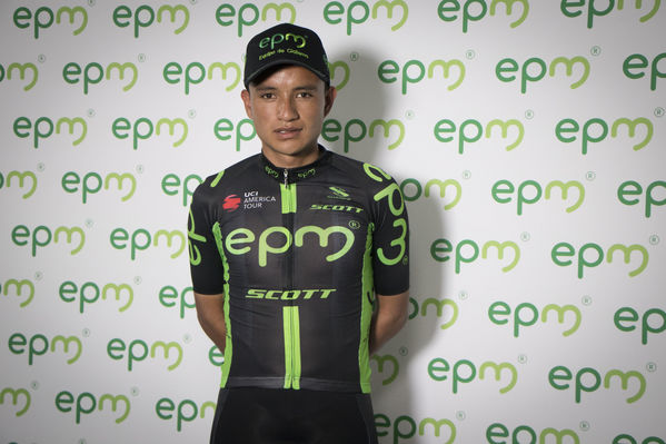 Presentación del Equipo de Ciclismo EPM 2018
Presentación del Equipo de Ciclismo EPM 2018
Fecha: Enero 31 de 2018
Para descargar esta fotografía en alta resolución, haga clic sobre la imagen hasta que la misma se despliegue en la pantalla completa; luego dé clic derecho y elija la opción "guardar imagen como". 
En caso de publicación por cualquier medio, solicitamos acompañarla del crédito: "Foto EPM"
Palabras clave: Presentación del Equipo de Ciclismo EPM 2018