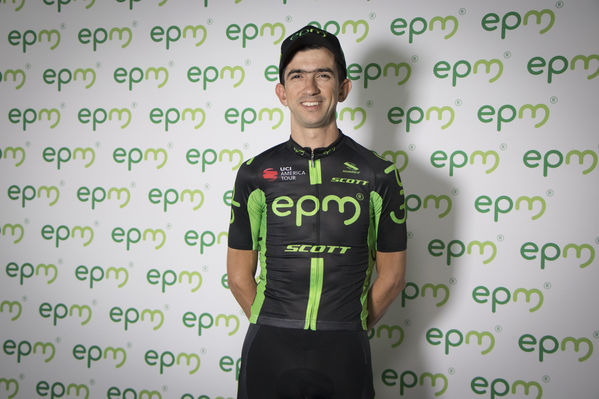 Presentación del Equipo de Ciclismo EPM 2018
Presentación del Equipo de Ciclismo EPM 2018
Fecha: Enero 31 de 2018
Para descargar esta fotografía en alta resolución, haga clic sobre la imagen hasta que la misma se despliegue en la pantalla completa; luego dé clic derecho y elija la opción "guardar imagen como". 
En caso de publicación por cualquier medio, solicitamos acompañarla del crédito: "Foto EPM"
Palabras clave: Presentación del Equipo de Ciclismo EPM 2018