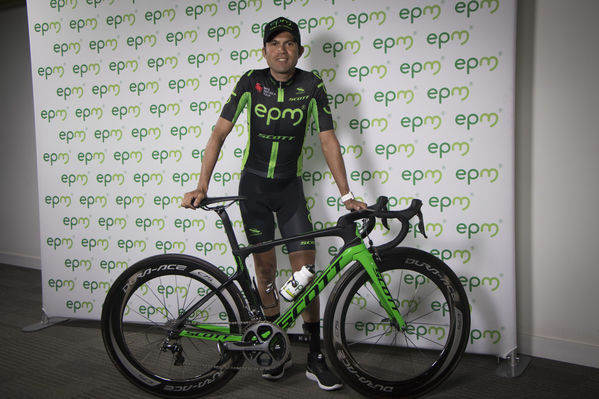 Presentación del Equipo de Ciclismo EPM 2018
Presentación del Equipo de Ciclismo EPM 2018
Fecha: Enero 31 de 2018
Para descargar esta fotografía en alta resolución, haga clic sobre la imagen hasta que la misma se despliegue en la pantalla completa; luego dé clic derecho y elija la opción "guardar imagen como". 
En caso de publicación por cualquier medio, solicitamos acompañarla del crédito: "Foto EPM"
Palabras clave: Presentación del Equipo de Ciclismo EPM 2018