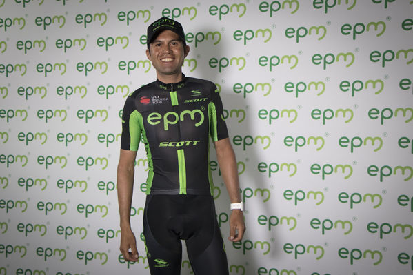 Presentación del Equipo de Ciclismo EPM 2018
Presentación del Equipo de Ciclismo EPM 2018
Fecha: Enero 31 de 2018
Para descargar esta fotografía en alta resolución, haga clic sobre la imagen hasta que la misma se despliegue en la pantalla completa; luego dé clic derecho y elija la opción "guardar imagen como". 
En caso de publicación por cualquier medio, solicitamos acompañarla del crédito: "Foto EPM"
Palabras clave: Presentación del Equipo de Ciclismo EPM 2018