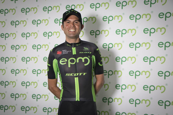 Presentación del Equipo de Ciclismo EPM 2018
Presentación del Equipo de Ciclismo EPM 2018
Fecha: Enero 31 de 2018
Para descargar esta fotografía en alta resolución, haga clic sobre la imagen hasta que la misma se despliegue en la pantalla completa; luego dé clic derecho y elija la opción "guardar imagen como". 
En caso de publicación por cualquier medio, solicitamos acompañarla del crédito: "Foto EPM"
Palabras clave: Presentación del Equipo de Ciclismo EPM 2018