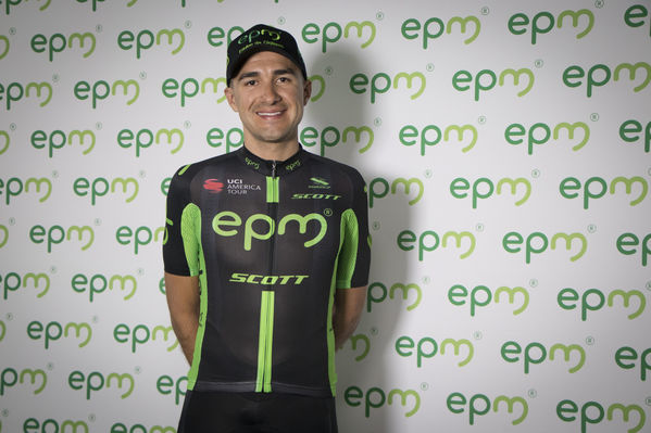 Presentación del Equipo de Ciclismo EPM 2018
Presentación del Equipo de Ciclismo EPM 2018
Fecha: Enero 31 de 2018
Para descargar esta fotografía en alta resolución, haga clic sobre la imagen hasta que la misma se despliegue en la pantalla completa; luego dé clic derecho y elija la opción "guardar imagen como". 
En caso de publicación por cualquier medio, solicitamos acompañarla del crédito: "Foto EPM"
Palabras clave: Presentación del Equipo de Ciclismo EPM 2018