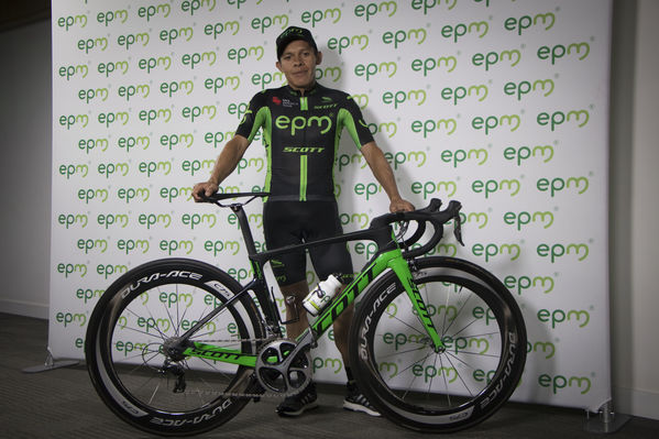 Presentación del Equipo de Ciclismo EPM 2018
Presentación del Equipo de Ciclismo EPM 2018
Fecha: Enero 31 de 2018
Para descargar esta fotografía en alta resolución, haga clic sobre la imagen hasta que la misma se despliegue en la pantalla completa; luego dé clic derecho y elija la opción "guardar imagen como". 
En caso de publicación por cualquier medio, solicitamos acompañarla del crédito: "Foto EPM"
Palabras clave: Presentación del Equipo de Ciclismo EPM 2018