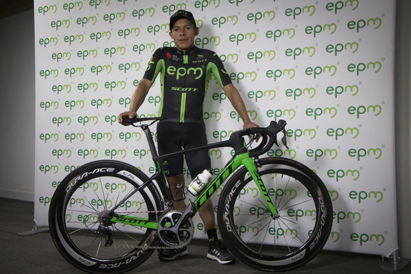 Presentación del Equipo de Ciclismo EPM 2018
Presentación del Equipo de Ciclismo EPM 2018
Fecha: Enero 31 de 2018
Para descargar esta fotografía en alta resolución, haga clic sobre la imagen hasta que la misma se despliegue en la pantalla completa; luego dé clic derecho y elija la opción "guardar imagen como". 
En caso de publicación por cualquier medio, solicitamos acompañarla del crédito: "Foto EPM"
Palabras clave: Presentación del Equipo de Ciclismo EPM 2018