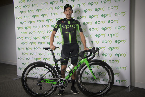 Presentación del Equipo de Ciclismo EPM 2018
Presentación del Equipo de Ciclismo EPM 2018
Fecha: Enero 31 de 2018
Para descargar esta fotografía en alta resolución, haga clic sobre la imagen hasta que la misma se despliegue en la pantalla completa; luego dé clic derecho y elija la opción "guardar imagen como". 
En caso de publicación por cualquier medio, solicitamos acompañarla del crédito: "Foto EPM"
Palabras clave: Presentación del Equipo de Ciclismo EPM 2018