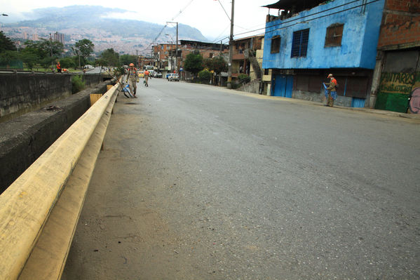 Jornadas de limpieza Emvarias
Jornadas de limpieza Emvarias
Fecha: Febrero 2 de 2014. Puente del Mico, Tres Bocas,  Carabobo
Para descargar esta fotografía en alta resolución, haga clic sobre la imagen hasta que la misma se despliegue en la pantalla completa; luego dé clic derecho y elija la opción "guardar imagen como". 
En caso de publicación por cualquier medio, solicitamos acompañarla del crédito: "Foto EPM"
Palabras clave: Jornadas limpieza Emvarias