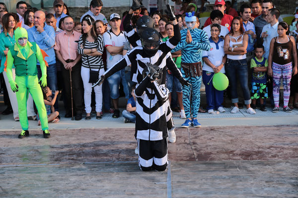 Inauguración de la UVA San Fernando
Inauguración de la UVA San Fernando
Fecha: Febrero 2 de 2016
Para descargar esta fotografía en alta resolución, haga clic sobre la imagen hasta que la misma se despliegue en la pantalla completa; luego dé clic derecho y elija la opción "guardar imagen como". 
En caso de publicación por cualquier medio, solicitamos acompañarla del crédito: "Foto EPM"
Palabras clave: Inauguración UVA San Fernando