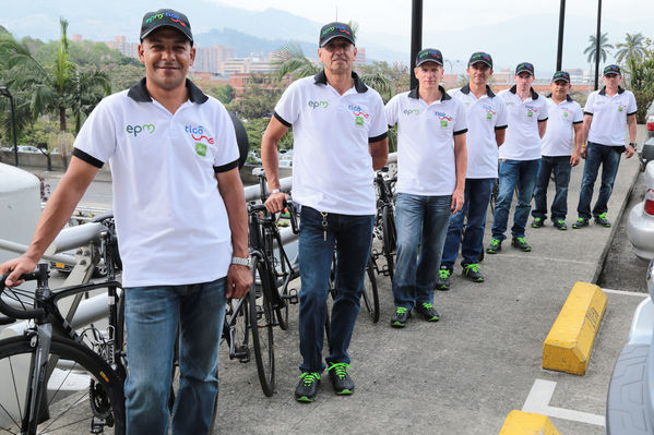Presentación del Equipo de ciclismo EPM TigoUne 2016  
Presentación del Equipo de ciclismo EPM TigoUne 2016    
Fecha: Febrero 29 de 2016
Para descargar esta fotografía en alta resolución, haga clic sobre la imagen hasta que la misma se despliegue en la pantalla completa; luego dé clic derecho y elija la opción "guardar imagen como". 
En caso de publicación por cualquier medio, solicitamos acompañarla del crédito: "Foto EPM"
Palabras clave: Presentación Equipo ciclismo EPM TigoUne 2016
