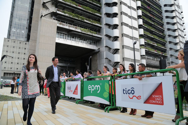 Presentación del Equipo de ciclismo EPM TigoUne 2016  
Presentación del Equipo de ciclismo EPM TigoUne 2016    
Fecha: Febrero 29 de 2016
Para descargar esta fotografía en alta resolución, haga clic sobre la imagen hasta que la misma se despliegue en la pantalla completa; luego dé clic derecho y elija la opción "guardar imagen como". 
En caso de publicación por cualquier medio, solicitamos acompañarla del crédito: "Foto EPM"
Palabras clave: Presentación Equipo ciclismo EPM TigoUne 2016
