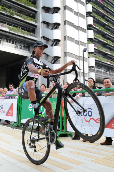 Presentación del Equipo de ciclismo EPM TigoUne 2016 
Presentación del Equipo de ciclismo EPM TigoUne 2016    
Fecha: Febrero 29 de 2016
Para descargar esta fotografía en alta resolución, haga clic sobre la imagen hasta que la misma se despliegue en la pantalla completa; luego dé clic derecho y elija la opción "guardar imagen como". 
En caso de publicación por cualquier medio, solicitamos acompañarla del crédito: "Foto EPM"
Palabras clave: Presentación Equipo ciclismo EPM TigoUne 2016