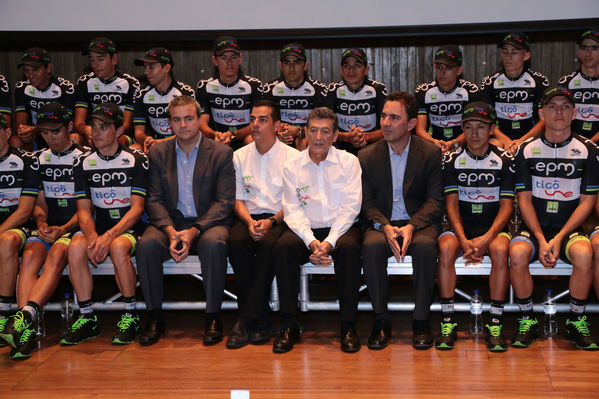 Presentación del Equipo de ciclismo EPM TigoUne 2016 
Presentación del Equipo de ciclismo EPM TigoUne 2016    
Fecha: Febrero 29 de 2016
Para descargar esta fotografía en alta resolución, haga clic sobre la imagen hasta que la misma se despliegue en la pantalla completa; luego dé clic derecho y elija la opción "guardar imagen como". 
En caso de publicación por cualquier medio, solicitamos acompañarla del crédito: "Foto EPM"
Palabras clave: Presentación Equipo ciclismo EPM TigoUne 2016