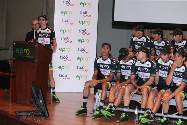 Presentación del Equipo de ciclismo EPM TigoUne 2016 
Presentación del Equipo de ciclismo EPM TigoUne 2016    
Fecha: Febrero 29 de 2016
Para descargar esta fotografía en alta resolución, haga clic sobre la imagen hasta que la misma se despliegue en la pantalla completa; luego dé clic derecho y elija la opción "guardar imagen como". 
En caso de publicación por cualquier medio, solicitamos acompañarla del crédito: "Foto EPM"
Palabras clave: Presentación Equipo ciclismo EPM TigoUne 2016