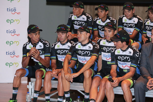 Presentación del Equipo de ciclismo EPM TigoUne 2016 
Presentación del Equipo de ciclismo EPM TigoUne 2016    
Fecha: Febrero 29 de 2016
Para descargar esta fotografía en alta resolución, haga clic sobre la imagen hasta que la misma se despliegue en la pantalla completa; luego dé clic derecho y elija la opción "guardar imagen como". 
En caso de publicación por cualquier medio, solicitamos acompañarla del crédito: "Foto EPM"
Palabras clave: Presentación Equipo ciclismo EPM TigoUne 2016